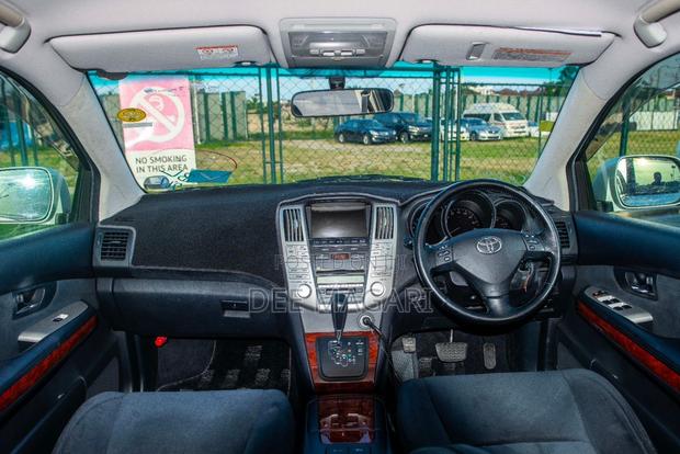 Toyota Harrier 2006 Silver