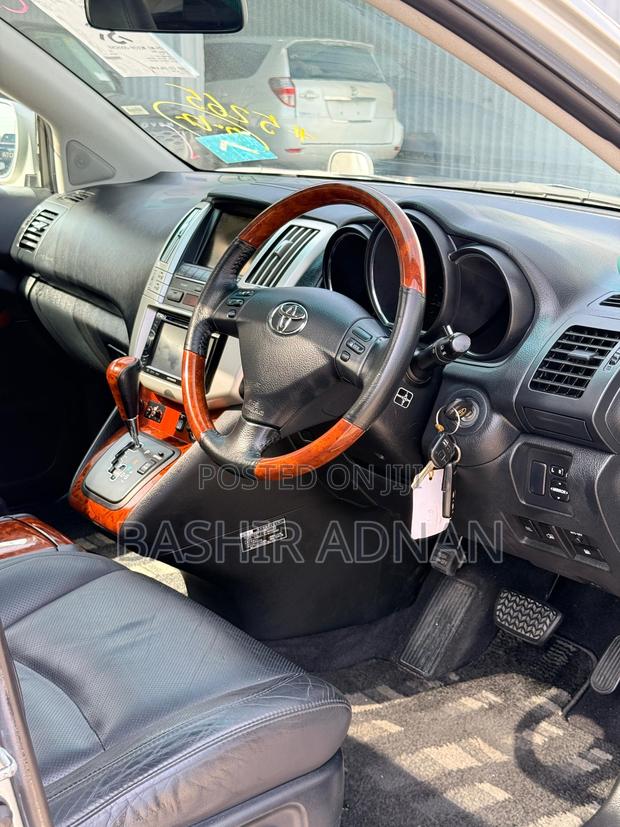 Toyota Harrier 3.0 V6 4WD 2004 Silver