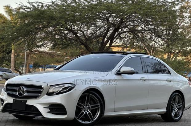 Mercedes-Benz E200 2016 Black