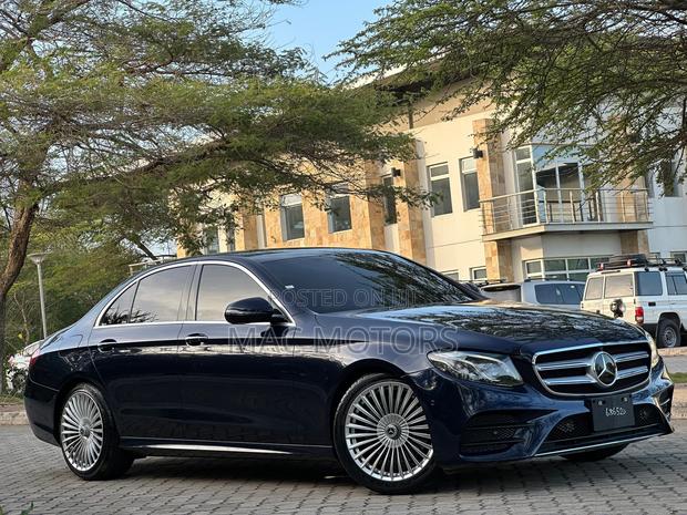 Mercedes-Benz E200 2016 Blue