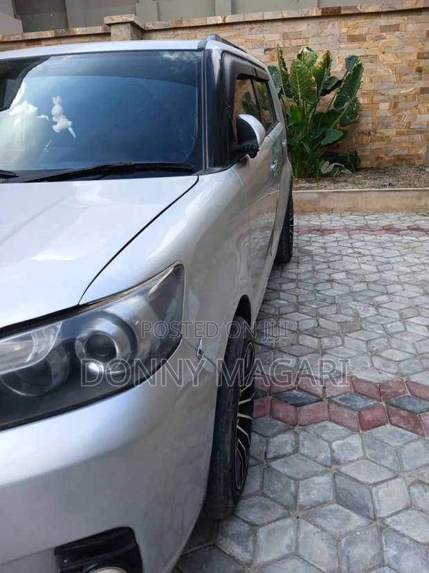 Toyota Corolla Rumion Hatchback 1.5 FWD 2010 Silver