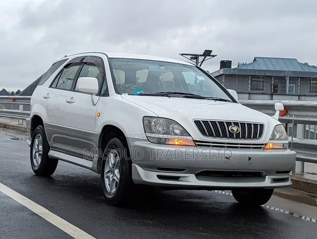 Toyota Harrier 2.2 16V 2000 White