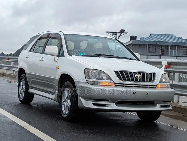 Toyota Harrier 2.2 16V 2000 White