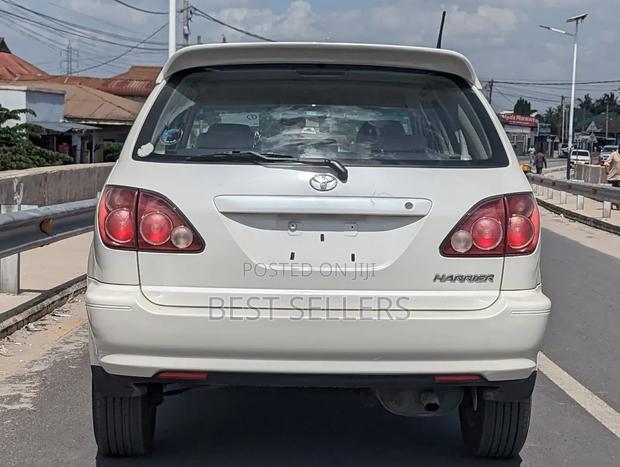 Toyota Harrier 1999 White