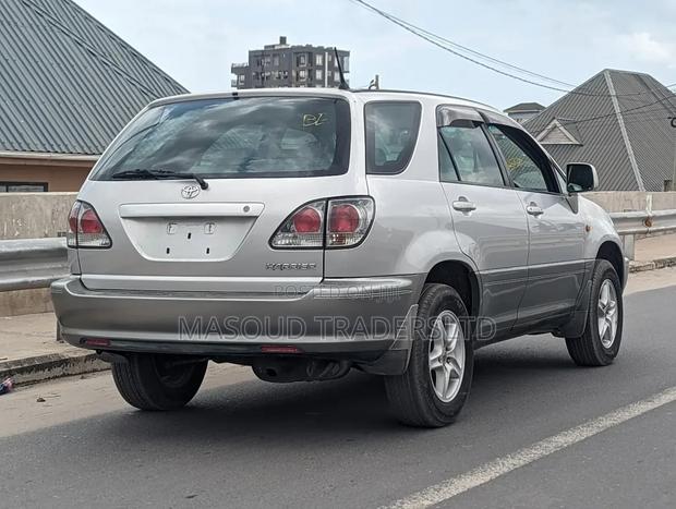 Toyota Harrier 1999 Silver