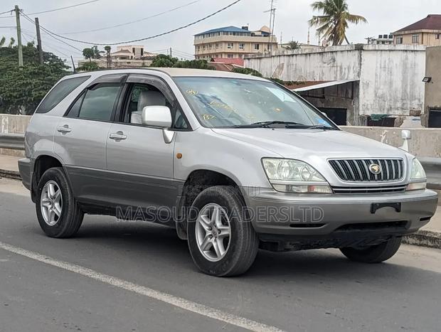 Toyota Harrier 1999 Silver