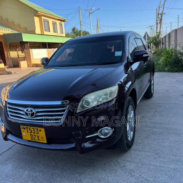 Toyota Vanguard 2011 Maroon