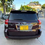 Toyota Vanguard 2011 Maroon for sale