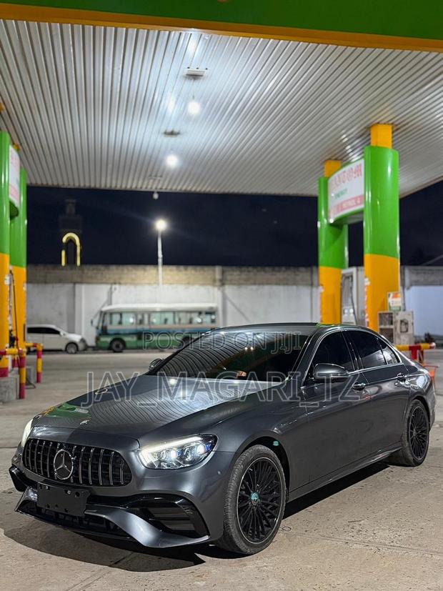 Mercedes-Benz E200 2017 Gray