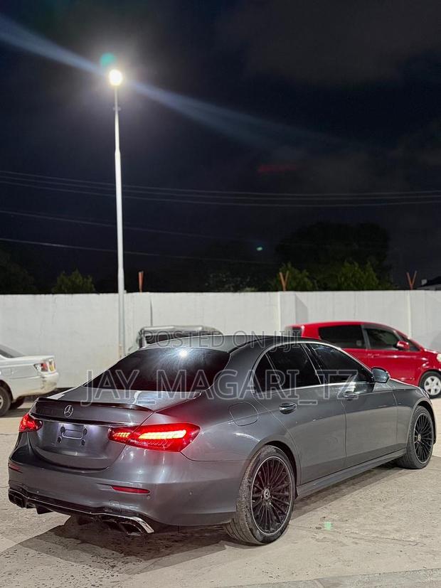 Mercedes-Benz E200 2017 Gray