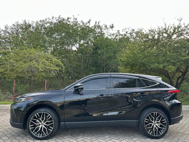 Toyota Harrier 2022 Black