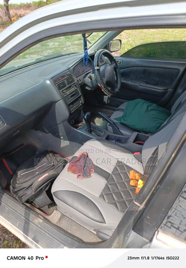 Toyota Carina 2001 Silver