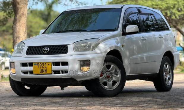 Toyota RAV4 Automatic 2003 White