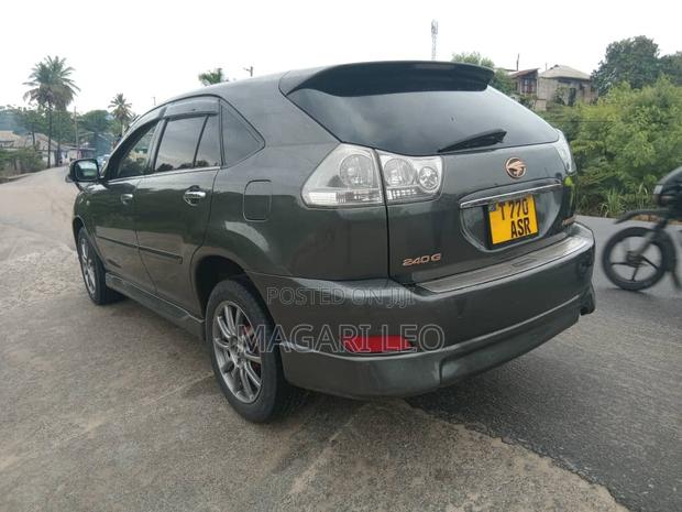 Toyota Harrier 2006 Gray