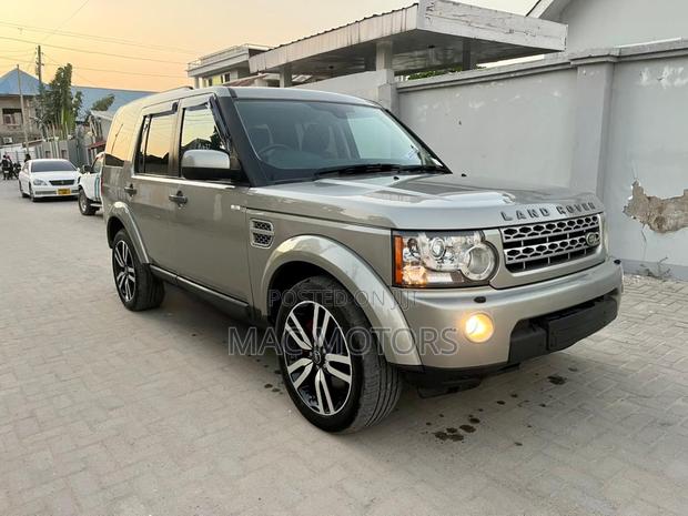 Land Rover Discovery 2010 Gold