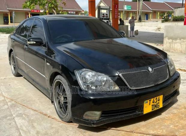Toyota Crown 2004 Black