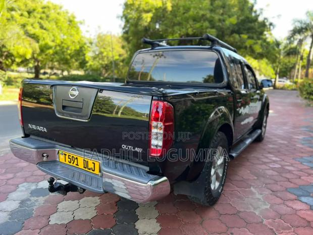 Nissan Navara 2007 Black