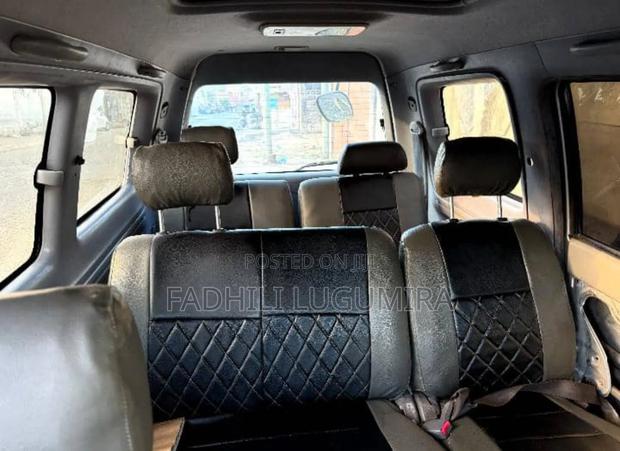 Toyota Noah 2001 Silver