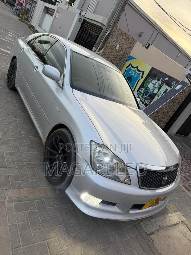 Toyota Crown 2006 Silver