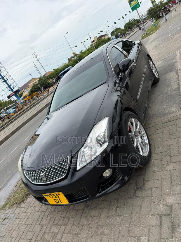 Toyota Crown 2009 Black