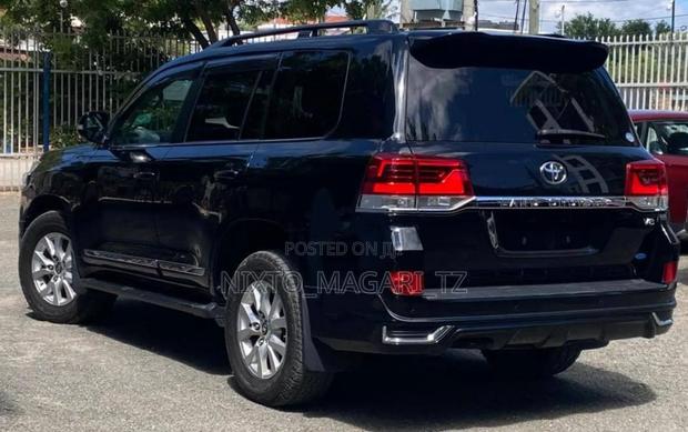 Toyota Land Cruiser 4.5 V8 VXR 2017 Black