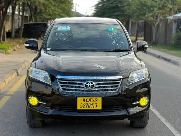 Toyota Vanguard 2011 Black