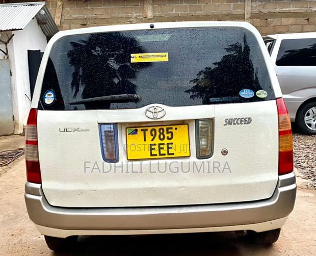 Toyota Succeed 2004 Off white