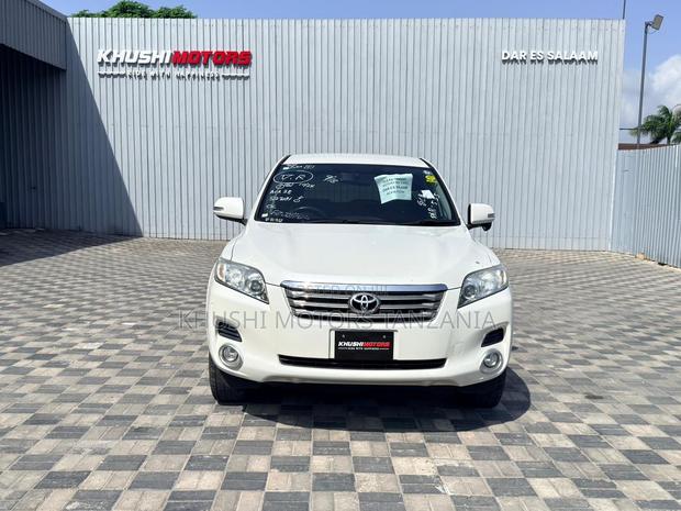 Toyota Vanguard 2008 White