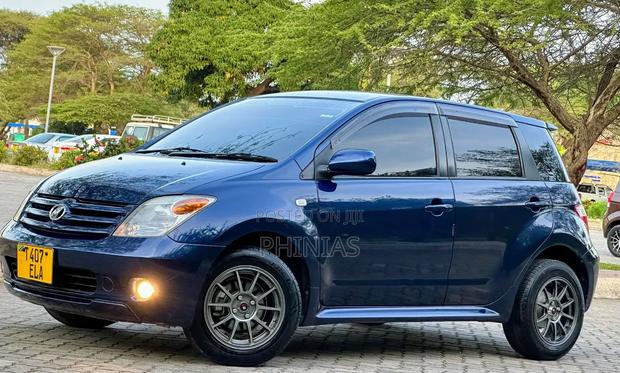 Toyota IST 2006 Blue
