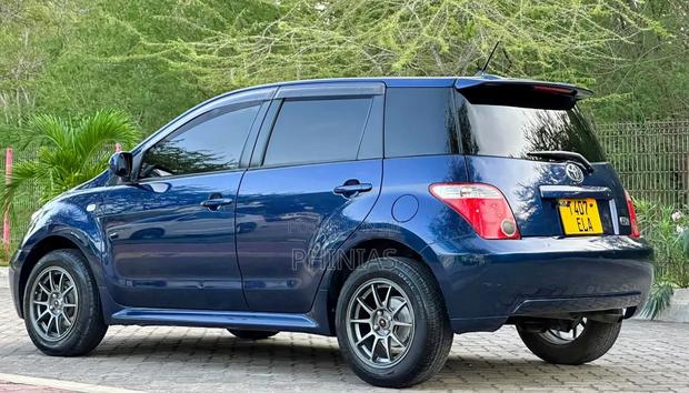 Toyota IST 2006 Blue