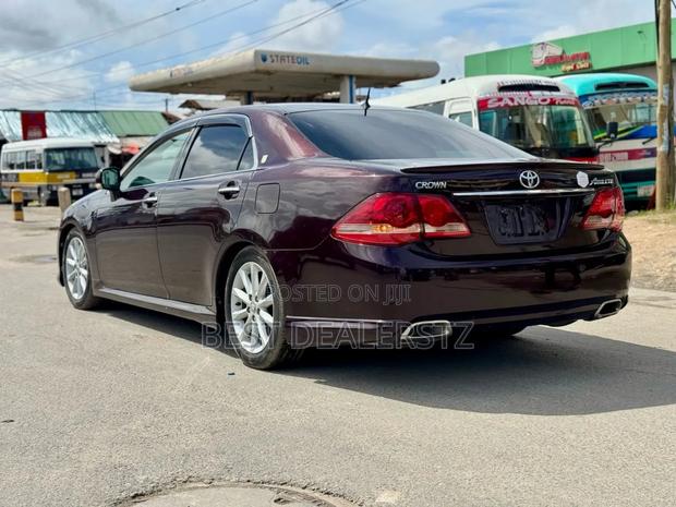 Toyota Crown 2008 Maroon