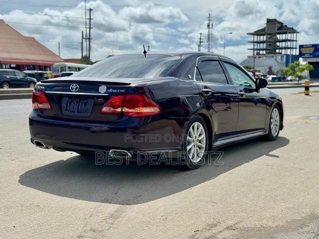 Toyota Crown 2008 Maroon