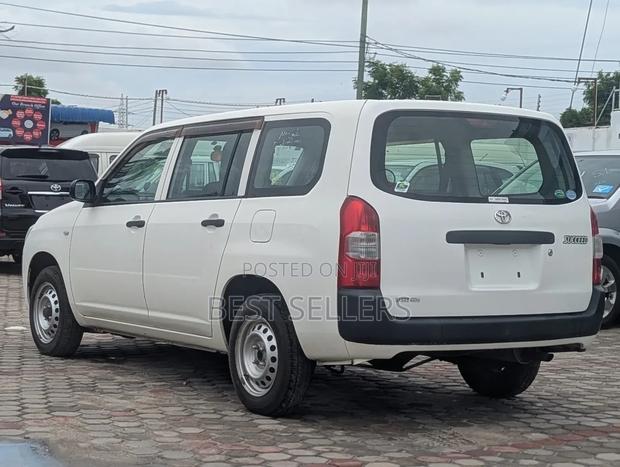 Toyota Succeed SV Premium 2014 White