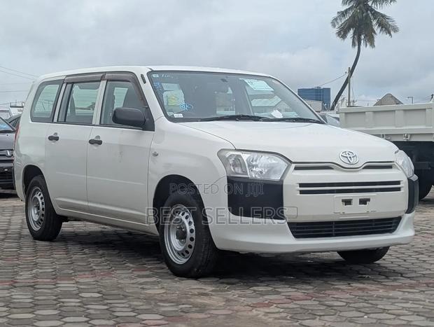 Toyota Succeed SV Premium 2014 White