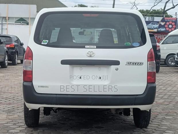 Toyota Succeed SV Premium 2014 White