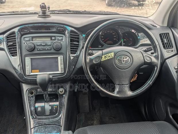 Toyota Kluger 2004 Black