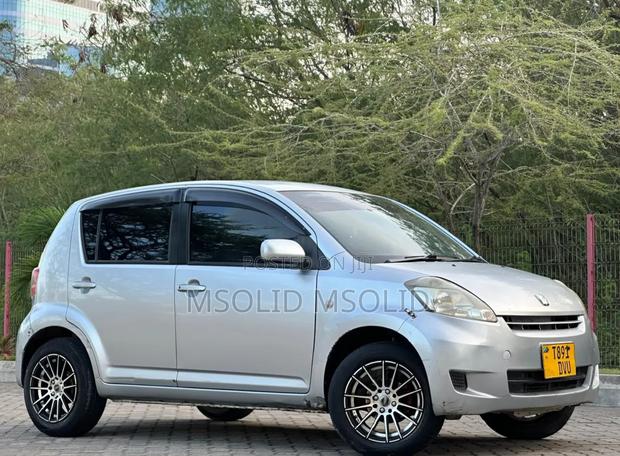Toyota Passo 2005 Silver