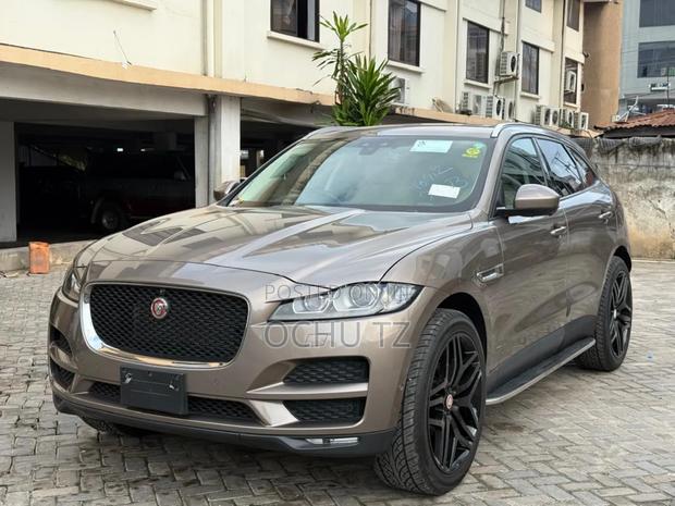 Jaguar F-Pace 20d R-Sport 2017 Gold