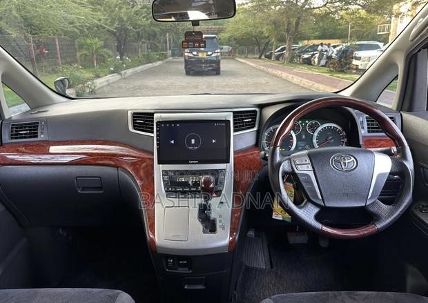 Toyota Vellfire 2010 Black