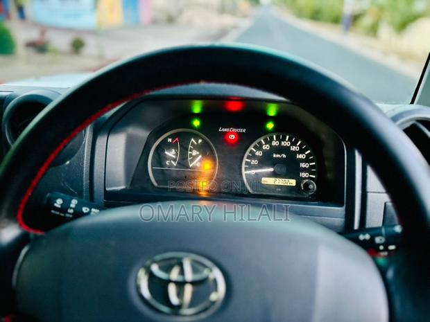 Toyota Land Cruiser 2022 White