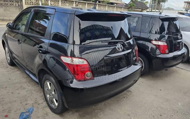 Toyota IST 2007 Black