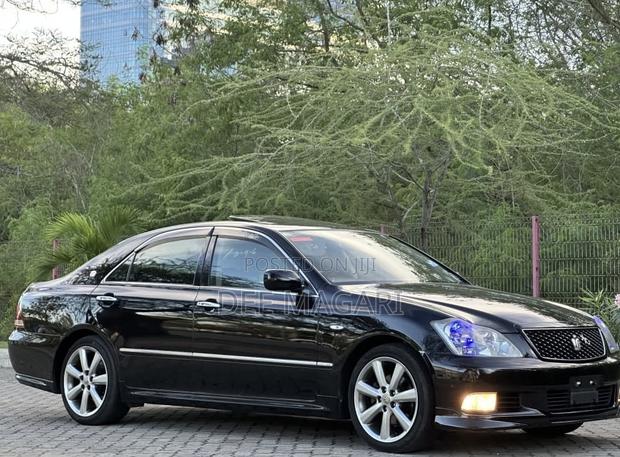 Toyota Crown 2006 Black