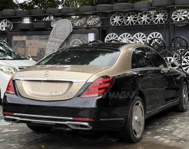 Mercedes-Benz VS680L Maybach 2019 Gold