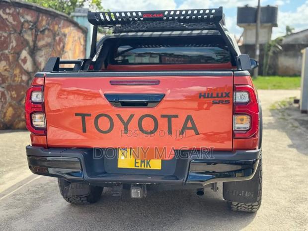 Toyota Hilux Revo Double Cab Deisel 2.8 AWD 2018 Orange