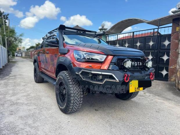 Toyota Hilux Revo Double Cab Deisel 2.8 AWD 2018 Orange