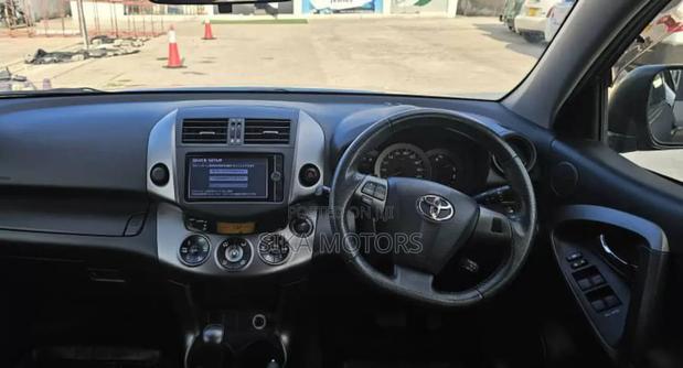 Toyota Vanguard 2013 Gray