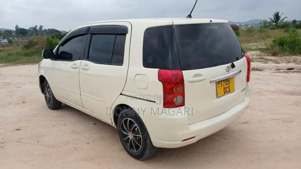 Toyota Raum 1.5 AWD 2007 Off white
