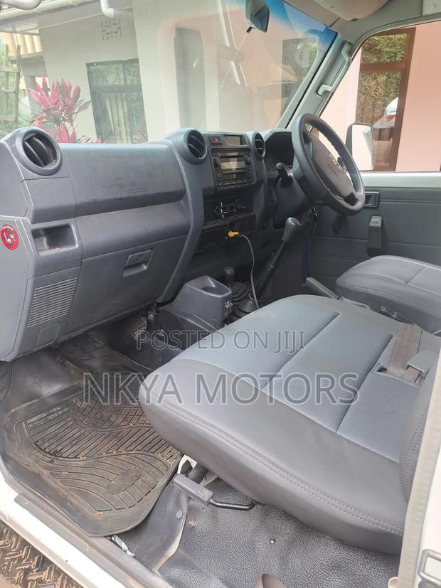 Toyota Land Cruiser 2016 White