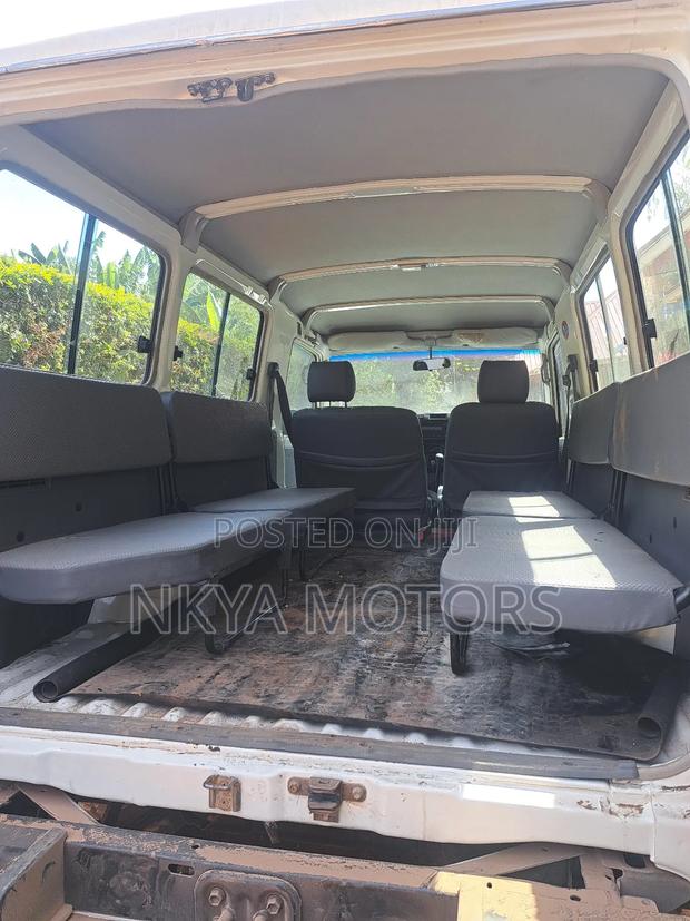 Toyota Land Cruiser 2016 White