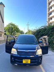 Toyota Noah 2005 Black for sale
